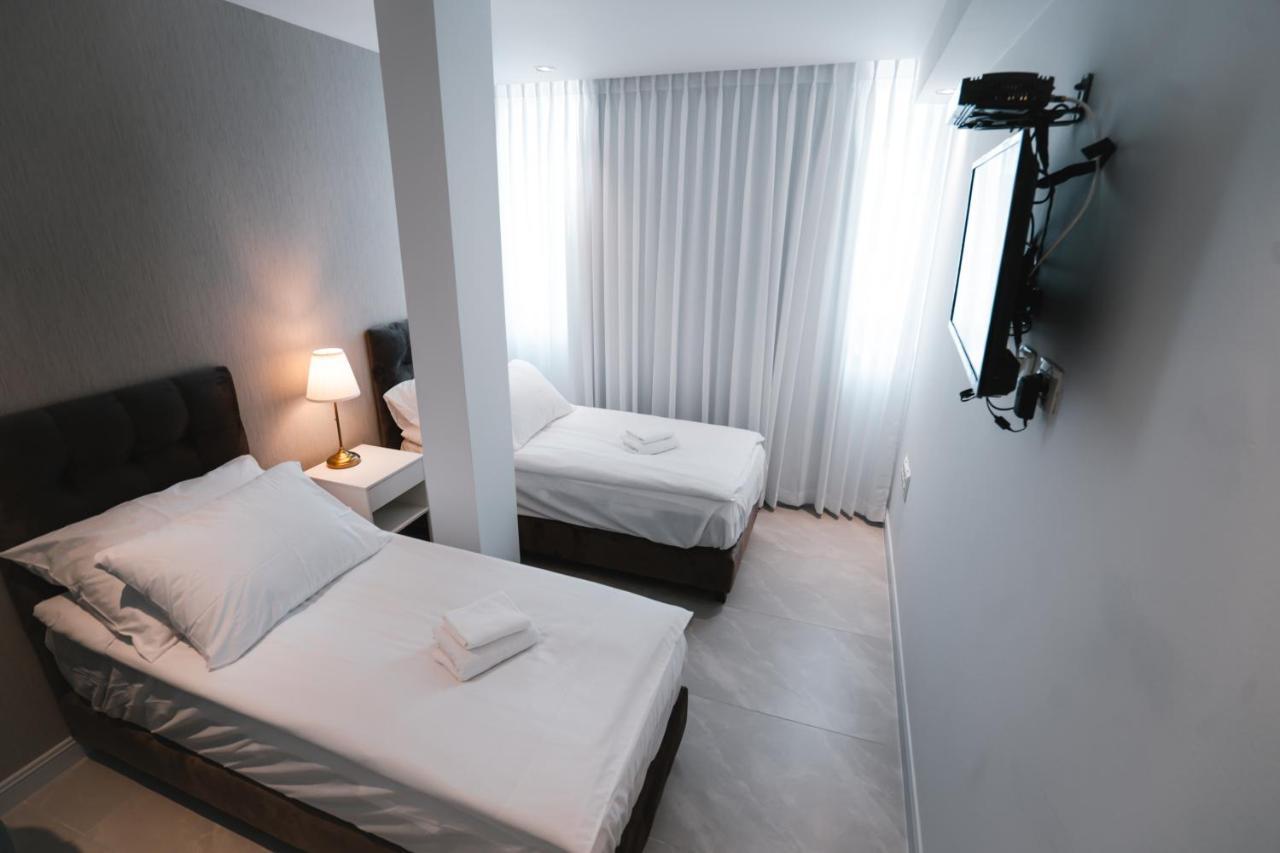Unique Hotel Ashdod Exteriör bild