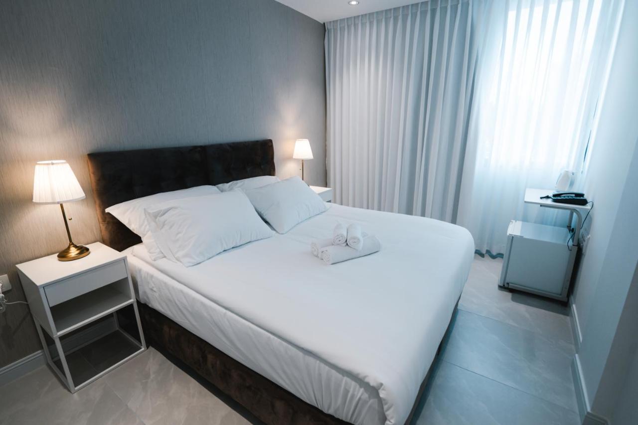Unique Hotel Ashdod Exteriör bild