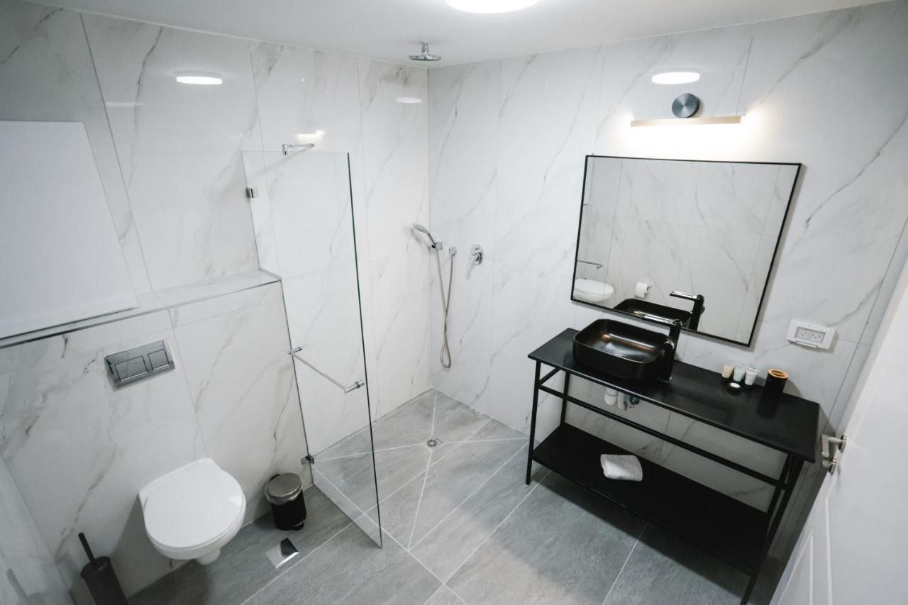 Unique Hotel Ashdod Exteriör bild